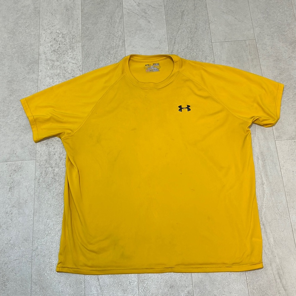 Under Armour Shirt Sz XL Yellow Loose HeatGear Dryfit Gold Short Sleeve Running